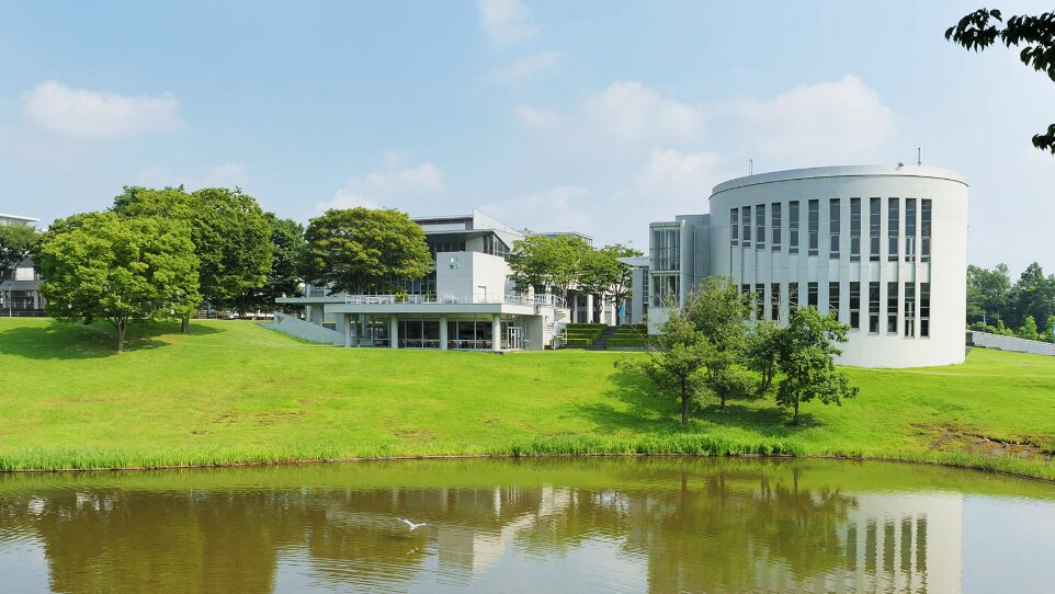 慶應義塾大学